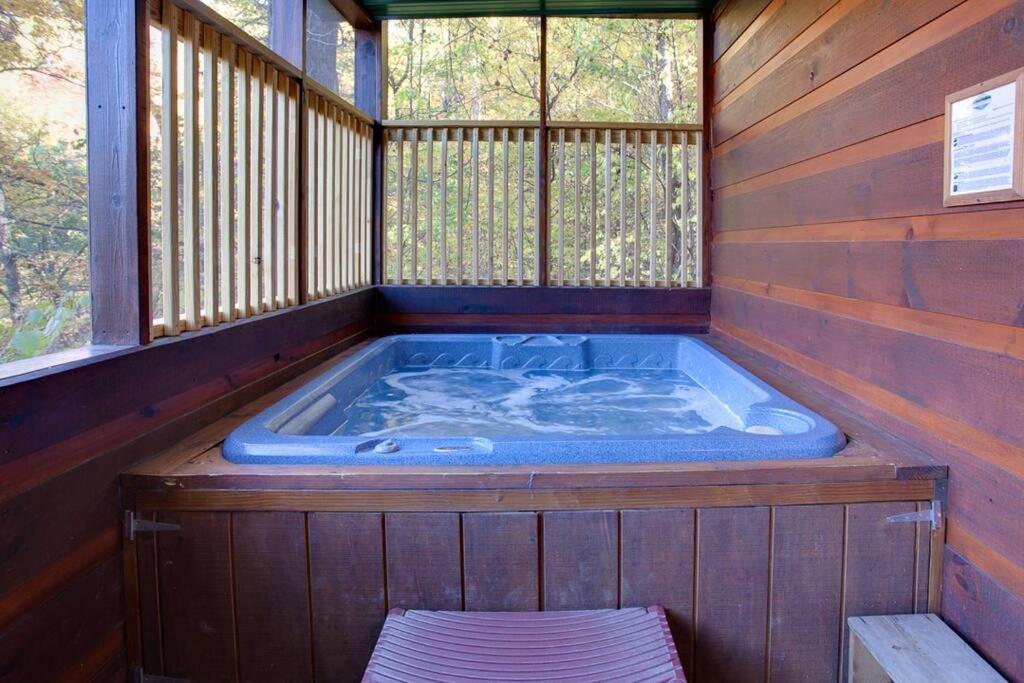 Brave Eagle Cabin 세비어빌 객실 사진